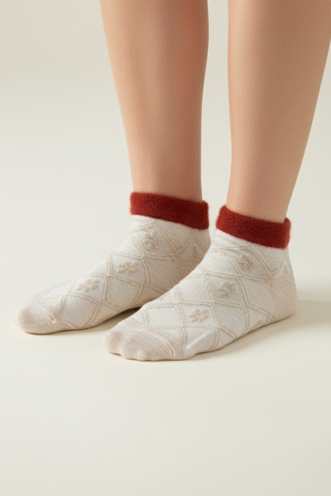 Women's - Round Fur Socks - No Show Socks